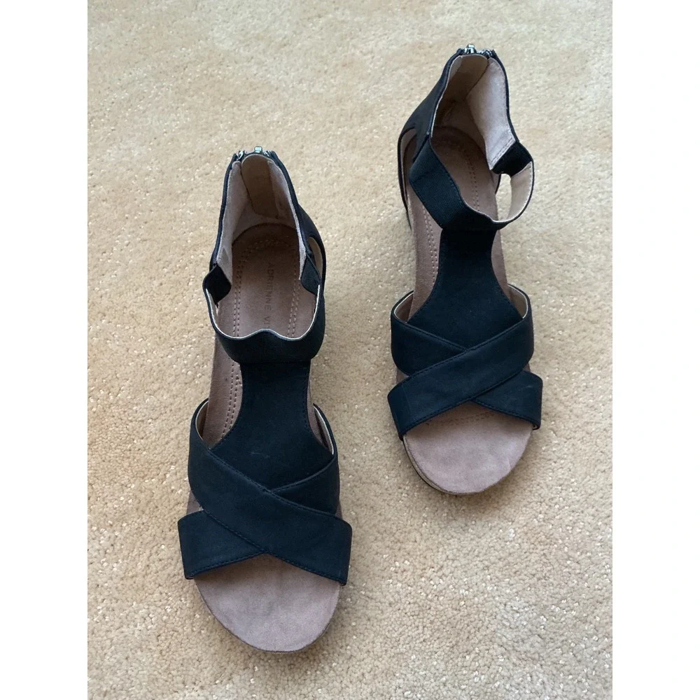 Adrienne Vittadini Women Black Suede Whimsy Wedge Sandal Peep Toe w/Zipper Sz7.5